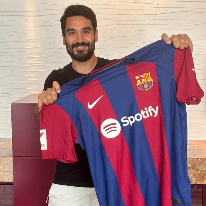 Gündogan con la camiseta del Barca. (foto: prensa FC Barcelona).