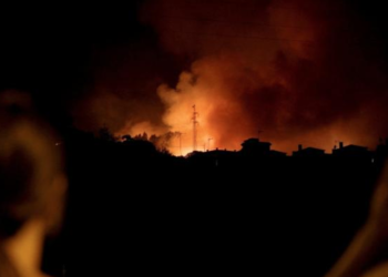 El incendio de Tenerife llega a 12.813 hectáreas: «No está controlado»>