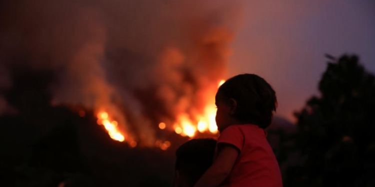 El incendio en Tenerife entra en Güímar y ya supera las 5.000 hectáreas>