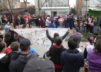 Persiste la conmoción por el crimen de Morena: el último adiós de familiares y vecinos