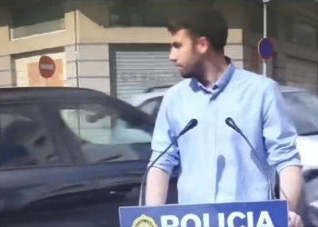 Dos coches chocan en medio de una rueda de prensa sobre seguridad en Tarragona>
