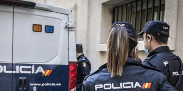 Dos policías nacionales de Fuerteventura, condenados a indemnizar con 90.000 euros a una compañera por acoso laboral>