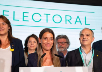 Junts y ERC mantienen las exigencias a Sánchez: concretar la amnistía>