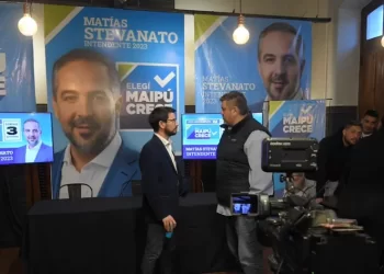 Matías Stevanato festeja: ganó con más del 50% de los votos y reafirmó su gestión en Maipú