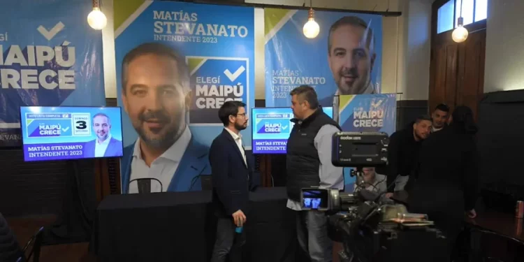 Matías Stevanato festeja: ganó con más del 50% de los votos y reafirmó su gestión en Maipú