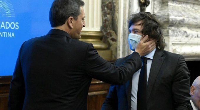 Milei le propuso a Massa posponer el debate del presupuesto 2024 hasta después de las elecciones