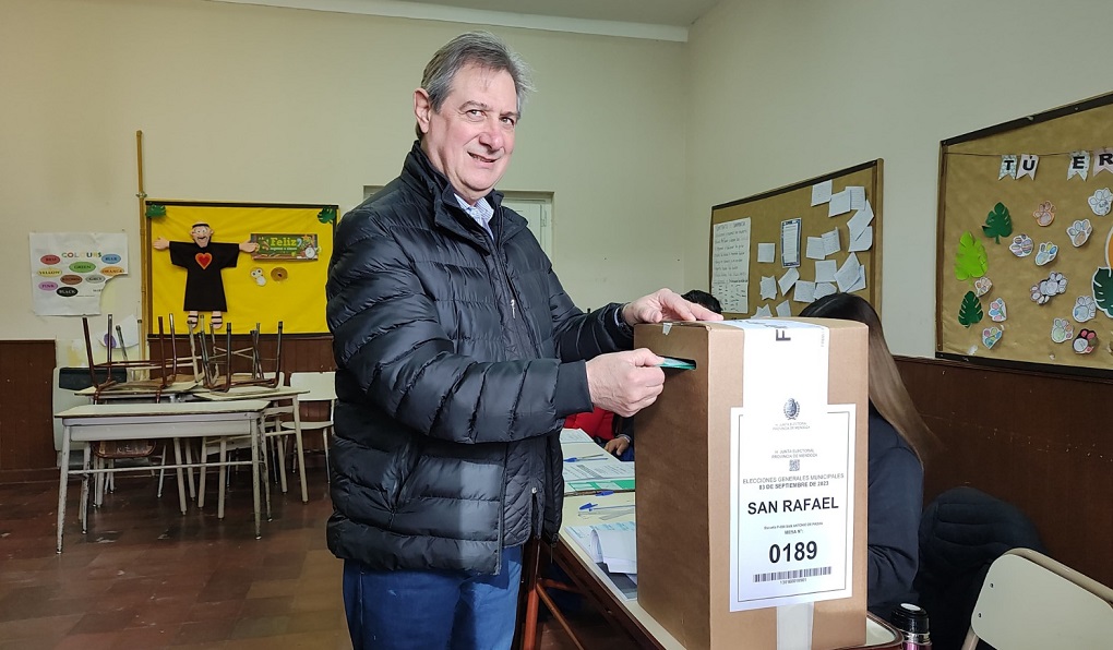 Omar Félix sufragó en San Rafael y arengó: “Hay que votar con conciencia”