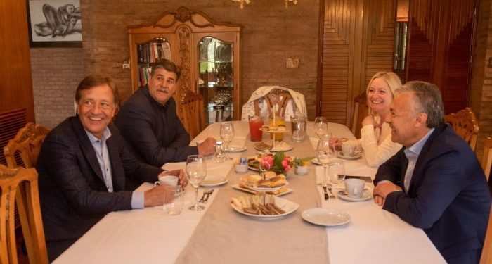 Suarez y Cornejo compartieron el tradicional desayuno de gobernadores tras las elecciones mendocinas