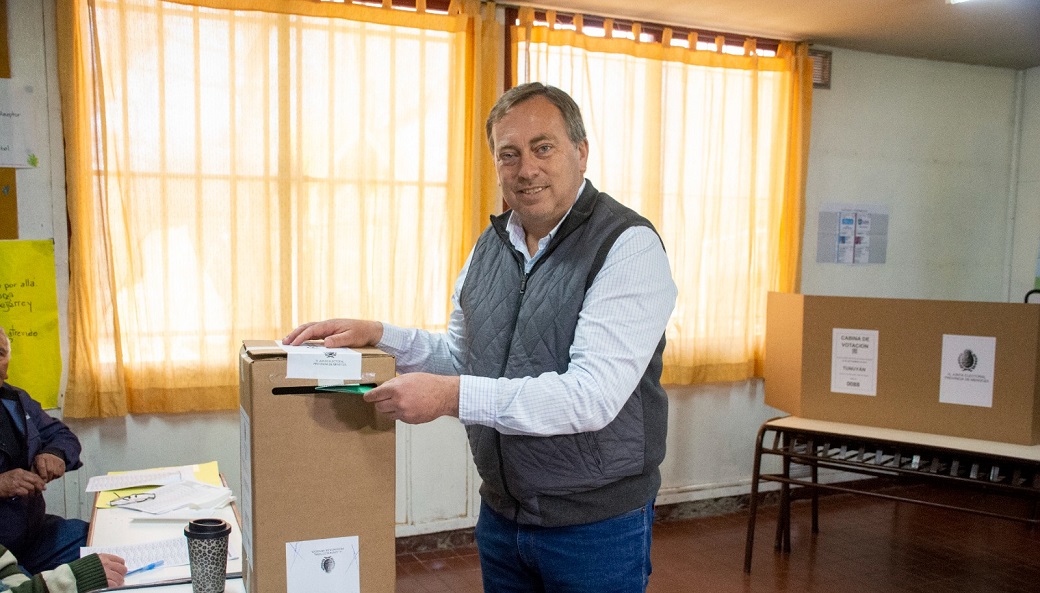Votó Aveiro en Tunuyán y violó la veda electoral: “Creo que en los seis departamentos peronistas el PJ va a ganar”