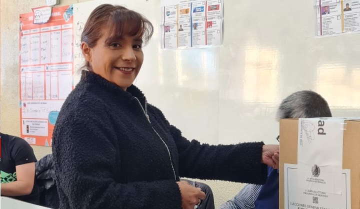 Votó Claudia Córdoba la candidata de Milei en Maipú: “Hoy vamos a demostrar que somos la verdadera oposición”