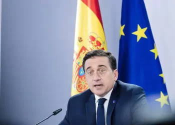 Albares se apresura a dar por «zanjado» el choque con Israel pese a que la embajada no rectifica sus acusaciones al Gobierno>