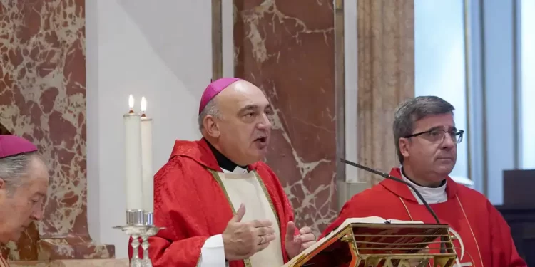 El Arzobispo de Valencia pide por «la reconciliación entre los pueblos y personas en la tierra donde Jesús sembró la palabra de salvación»>