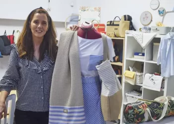 El taller de costura al sur de Madrid donde diez mujeres en riesgo tejen su futuro: «Quiero ser yo»>