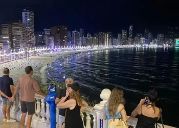 «En Benidorm hay mucho más que británicos borrachos, igual que en la sociedad inglesa»>