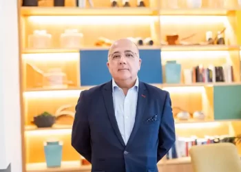 Francisco Cardona: «La cúpula de Vox ha optado por la táctica del avestruz»>