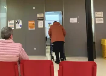 «Hay cursos de lengua disponibles»: una paciente denuncia a un médico por atenderla en castellano>