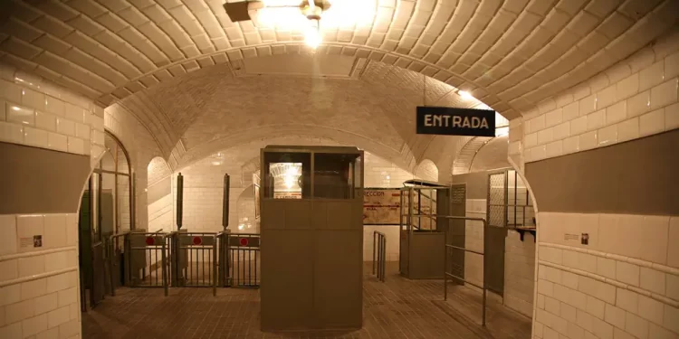 La estación fantasma del Metro de Madrid que abre por Halloween y es perfecta para ir con niños: horario y cómo conseguir entradas>