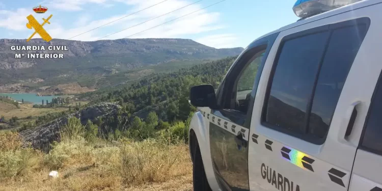 Localizan a dos senderistas que se habían perdido por un paraje de monte de Nerpio>