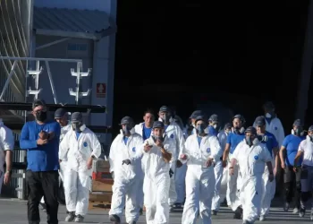 Los trabajadores de LM aprueban el acuerdo para el ERTE con el compromiso de «buscar trabajo para mantener la planta»>