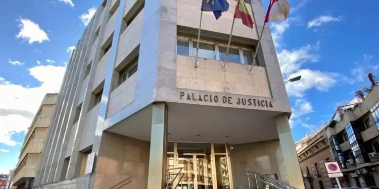 Piden 5 años de prisión para el acusado de un delito continuado de abuso sexual contra la sobrina de su pareja>