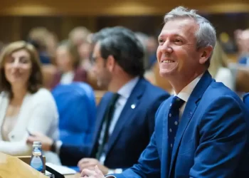 Rueda anuncia un bono universal anual de 5.000 euros para familias con dependientes y nuevas rebajas de impuestos>