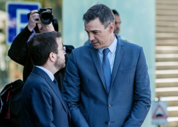 Sánchez cierra un acuerdo con Aragonès para aprobar la ley de amnistía>