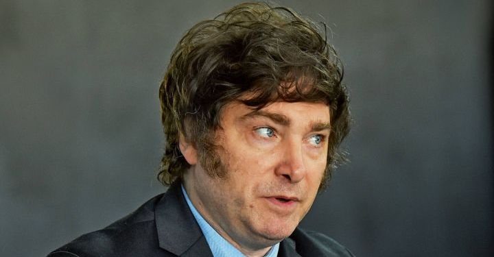 La pata menemista, sorpresas y un inesperado cambio de estilo: frenéticos días de Milei como presidente electo