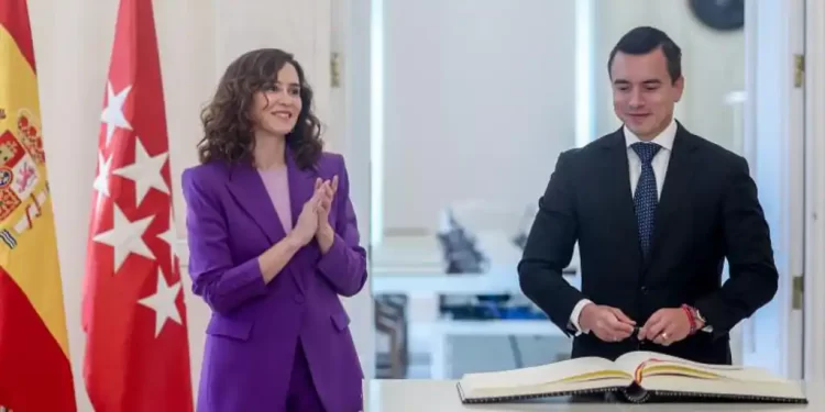 Ayuso pide «no caer en el error del qué hay de lo mío» respecto a la cesión de Sánchez con Cataluña>