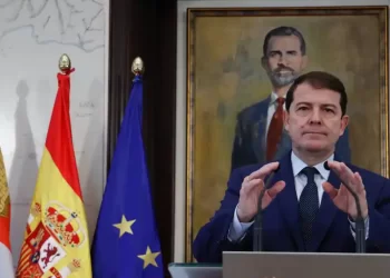 Castilla y León comienza a preparar ya dos recursos ante el Constitucional contra la amnistía y la condonación de la deuda a Cataluña>