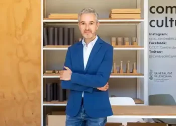 Cesan a Pérez Pont, el ‘agitador’ de la cultura contemporánea en Valencia entre luces y sombras>