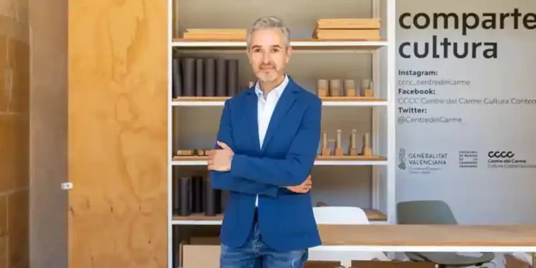 Cesan a Pérez Pont, el ‘agitador’ de la cultura contemporánea en Valencia entre luces y sombras>