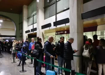 Decenas de usuarios de Renfe, atrapados en la estación de Valladolid>
