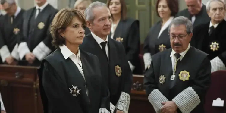 Dolores Delgado dice emocionada que es «injusto» que el Supremo anule su nombramiento como fiscal de Sala: «Voy a pelear hasta mis últimas fuerzas»>