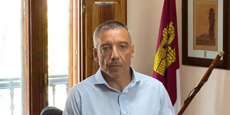 Dos ex de Vox, ahora no adscritos, en el Gobierno socialista de Pioz>