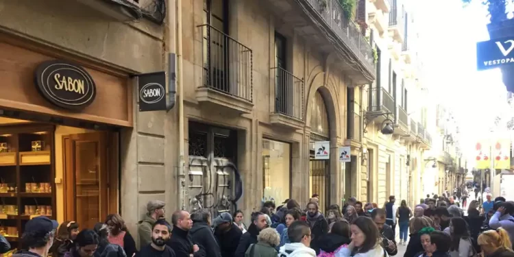 El juzgado rechaza paralizar el desahucio de una mujer de 78 años en Barcelona porque era propietaria de la mitad de un piso que vendió por 80.000 euros>