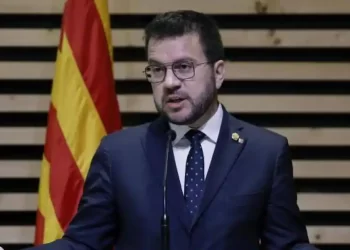 El Papa se reúne 40 minutos con Aragonès, que destaca la «preocupación compartida por la situación de Israel y Palestina»>