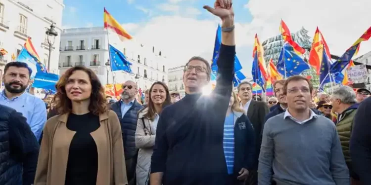 El PP ensaya en la calle una oposición dura ante una semana crucial: ley de amnistía e investidura>