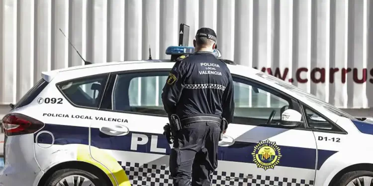 Encuentra 600 euros en la calle y los entrega a la Policía: ¿qué pasa si te quedas el dinero?>