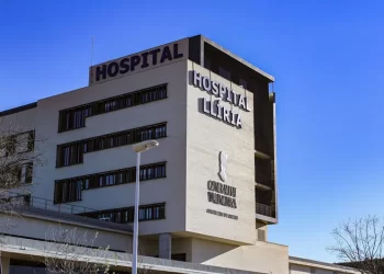 Evacuan una planta del Hospital de Llíria tras producirse un incendio>