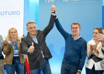 Feijóo carga contra Sánchez y califica de «corrupción» su pacto de investidura con ERC>