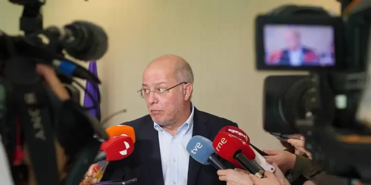 Igea presenta una denuncia contra García-Gallardo por un presunto delito de odio hacia los migrantes llegados desde Canarias>