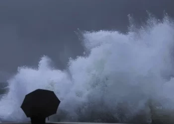 La borrasca Domingos llega el sábado y pone a toda la costa en alerta roja>