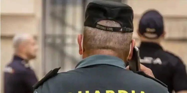 La Guardia Civil detiene a dos menores por propagar ideología terrorista en plataformas de videojuegos>