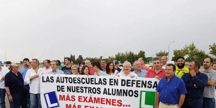 Las autoescuelas de Ciudad Real piden más pruebas y examinadores>