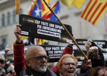 Los CDR y la ANC presionan a Puigdemont para que no pacte con el PSOE si no es para declarar la independencia>