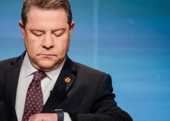 Page renuncia dar el paso>