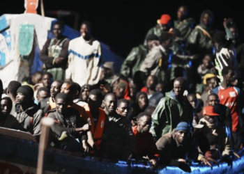 Tres cayucos en pocas horas alertan de una nueva ola de salidas a El Hierro>