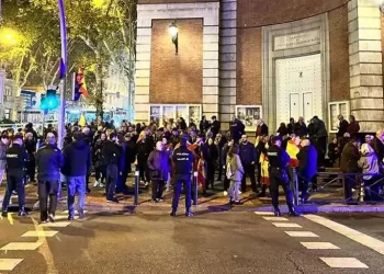 Vox abandona el Congreso y traslada la protesta a Ferraz>