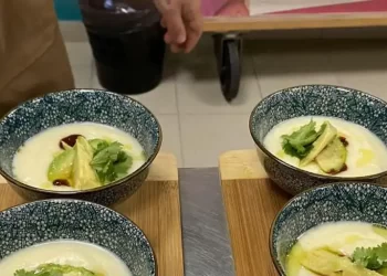 A cinco euros la hora y la primera gratis como «inducción al trabajo»: la oferta laboral surrealista para camareros>