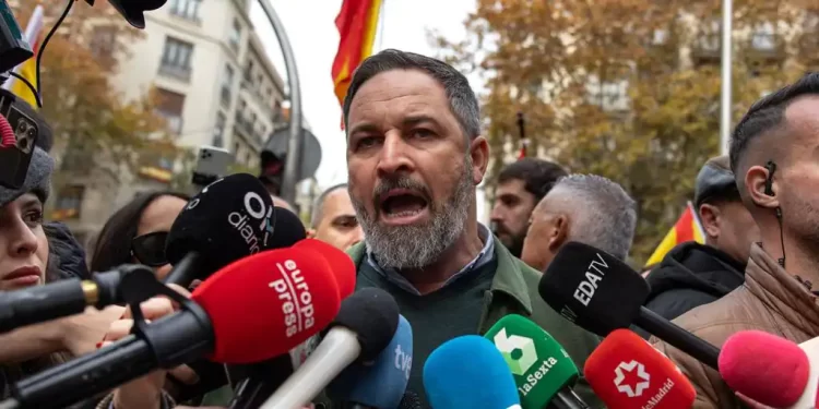 Abascal asegura que «habrá un momento dado» en el que el pueblo querrá «colgar de los pies» a Sánchez>